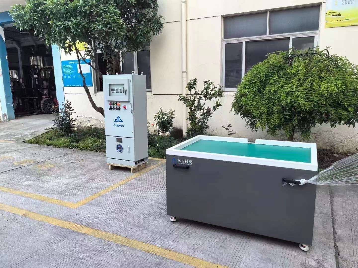 Magnetic deburring machine helps domestic large aircraft metal parts processing 